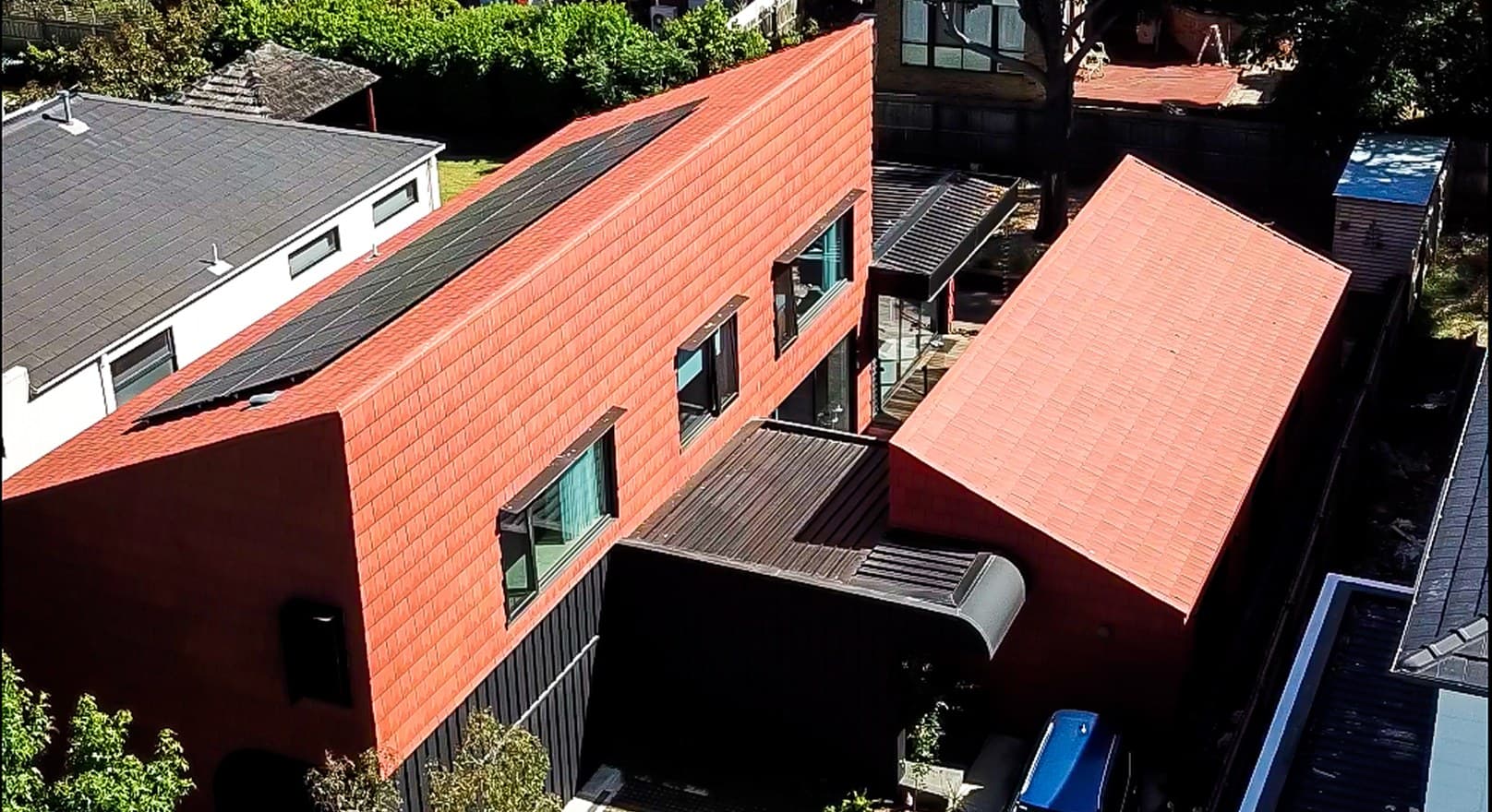 Mahogany House — feature view